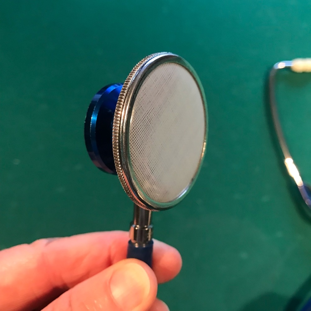 Stethoscope is lightweight, blue and works great - Picture 2 of 6